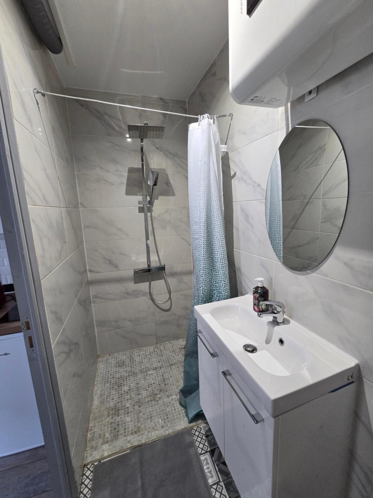 Appartement Hypercentre 301 +Wifi+Independant+ Cuisine Toilette Salle De Bain Privative Valenciennes Zewnętrze zdjęcie